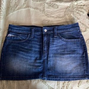 Levi’s mini skirt